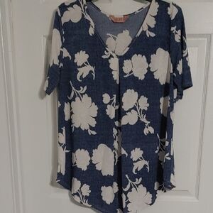 Amana Faux Denim with White Floral Pattern Women's XL Top Relaxed Round Hem